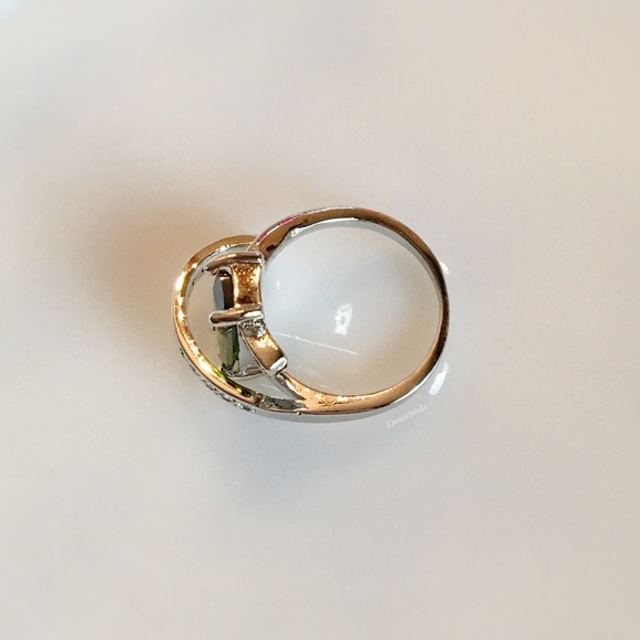 New Green Geometric Cubic Zirconia & Crystal Ring - Picture 4 of 14